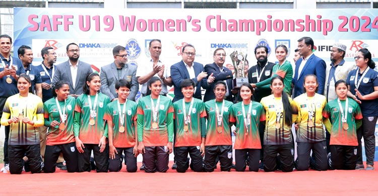 Ten days after chaotic final, Bangladesh girls receive SAFF U-19 trophy, medals